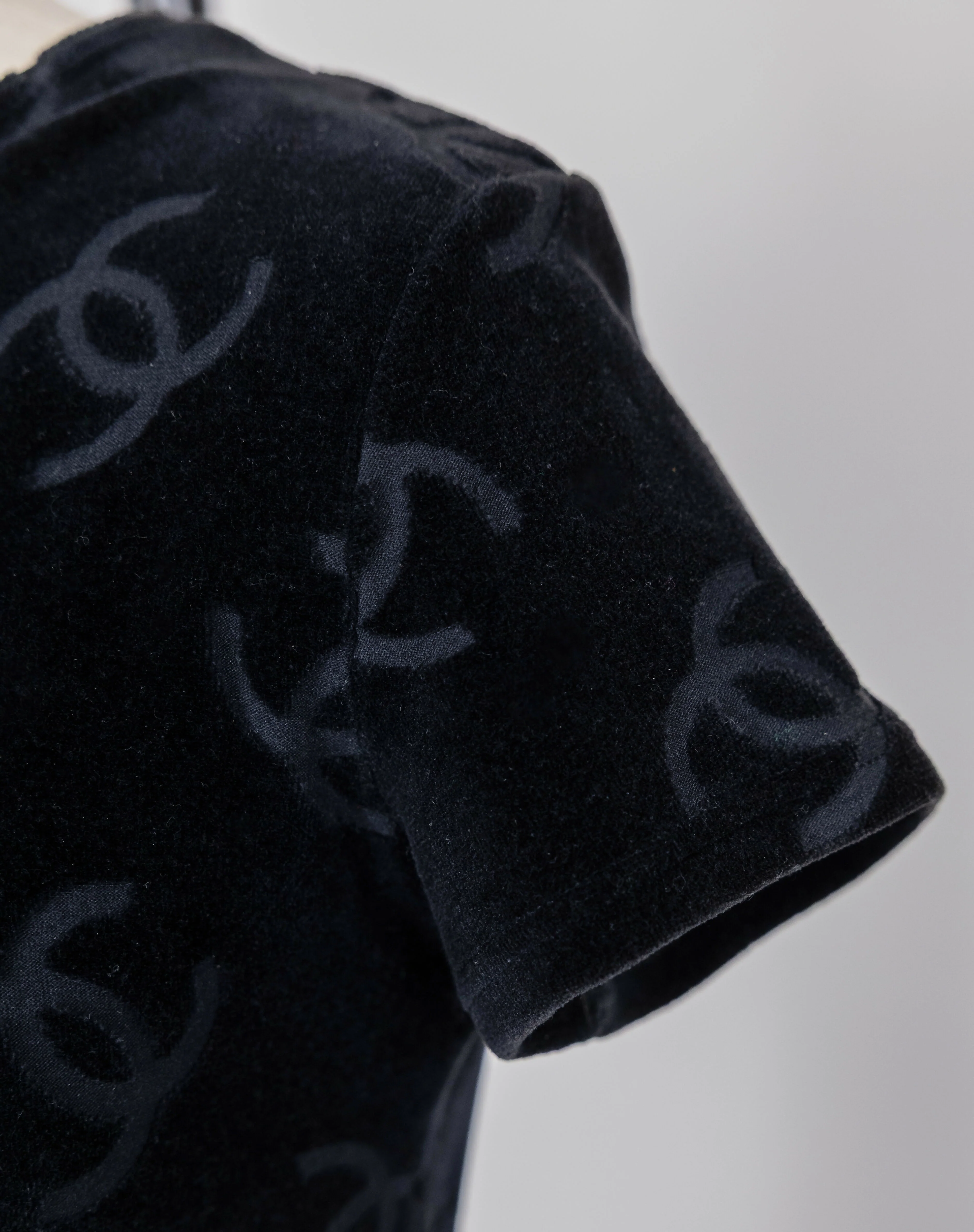 Chanel 1996 Spring/Summer Vintage Black Velour Logo Skirt Set - Image 6