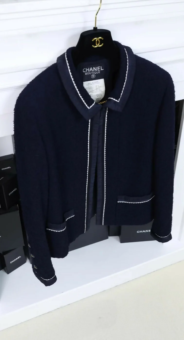 Chanel 1997 blue and white jacket - Image 3