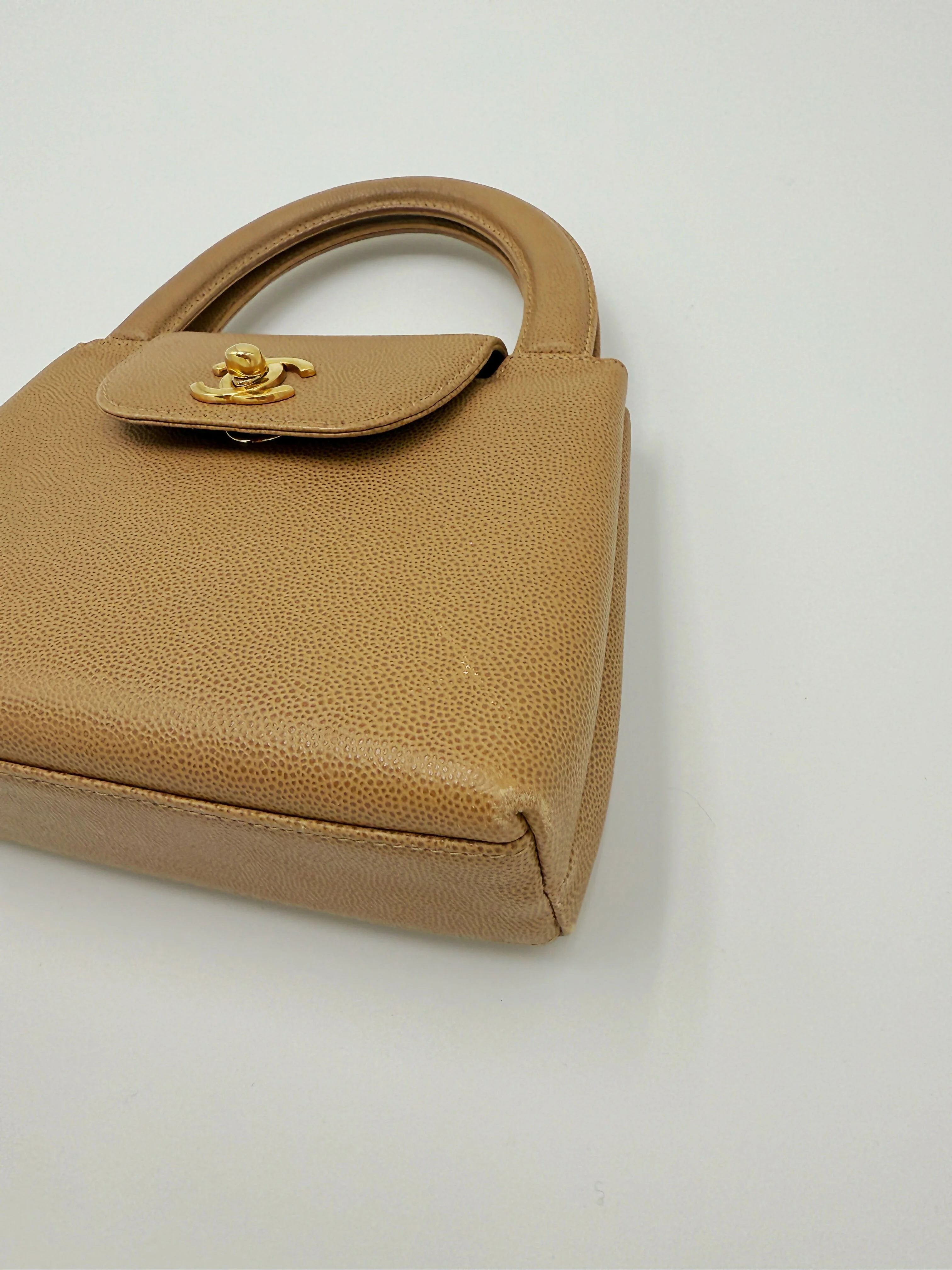 Chanel 1998 Series 5 Vintage Beige Caviar Leather Micro Kelly Bag - Image 5