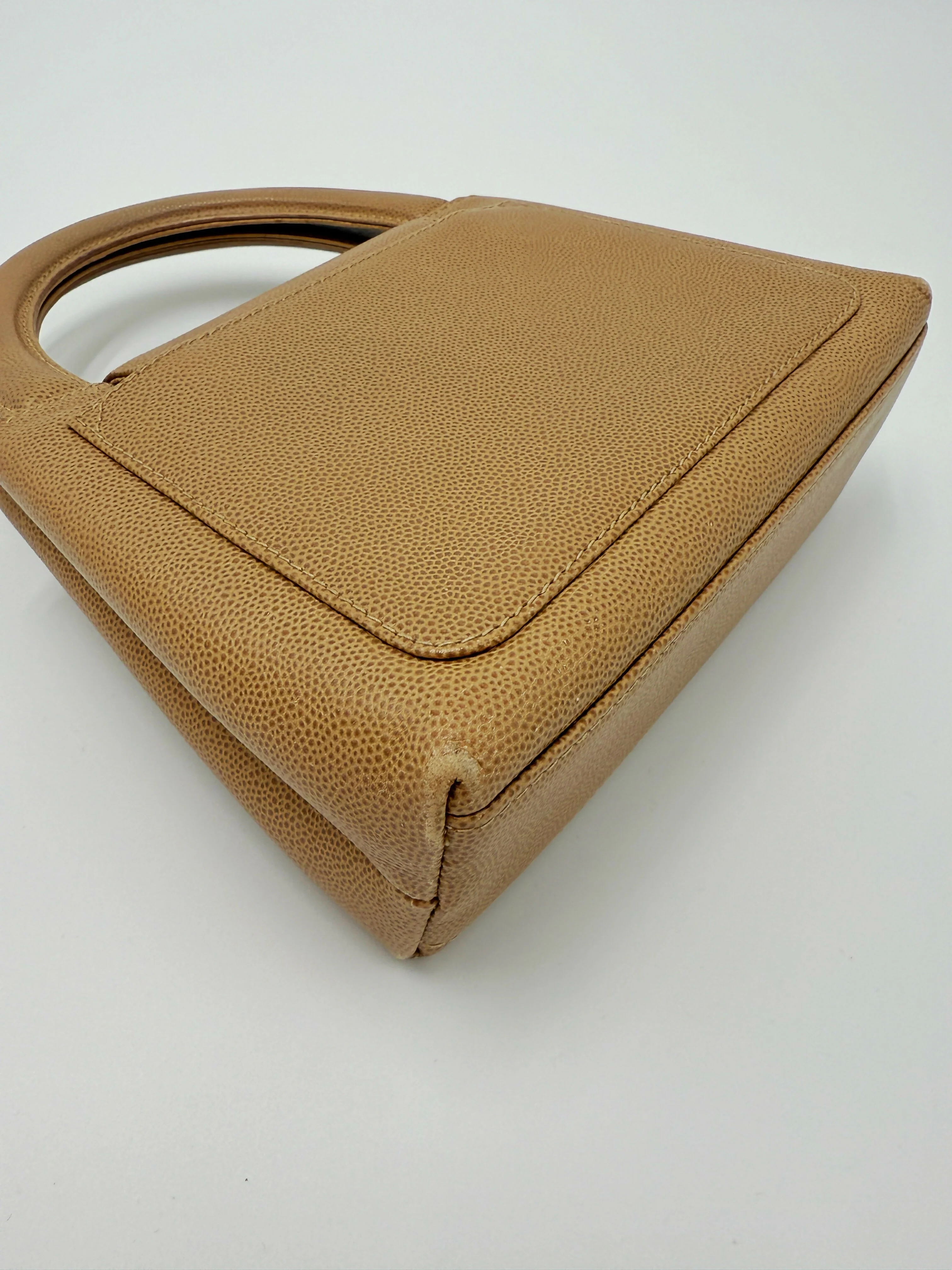 Chanel 1998 Series 5 Vintage Beige Caviar Leather Micro Kelly Bag - Image 7