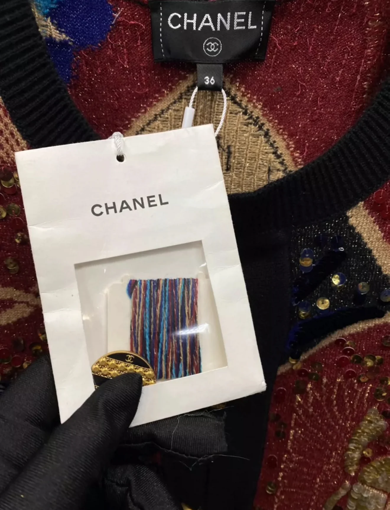 Chanel 19A Cashmere Cardigan in Burgundy, Navy Blue & Black - Image 4