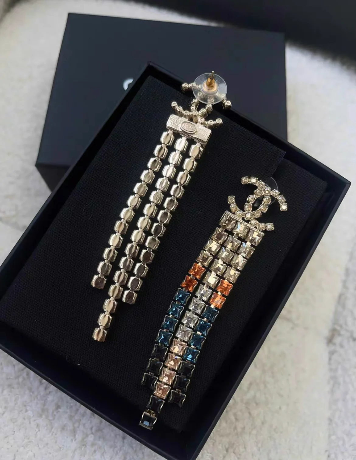 Chanel 19A CC logo dangle earrings - Image 4