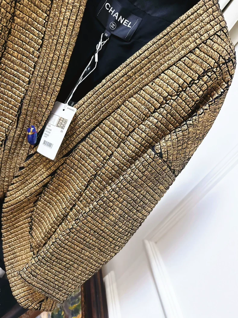 Chanel 19A gold jacket - Image 3