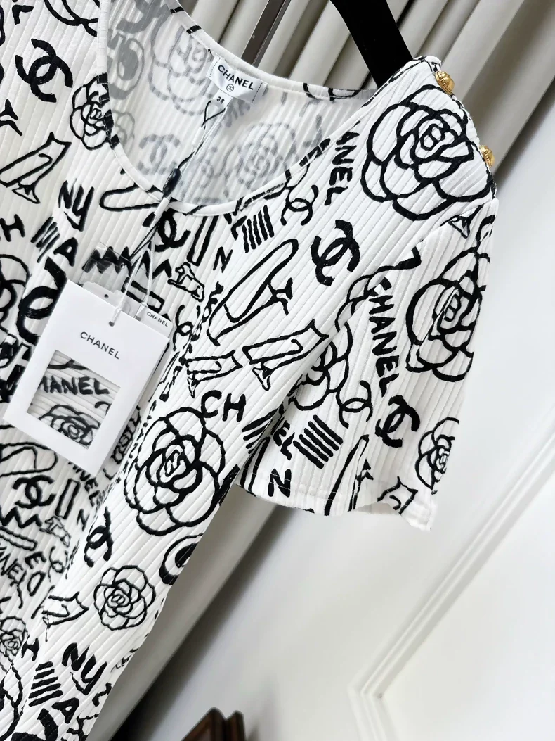 Chanel 19A Egypt Series White Graffiti Camélia Full Print Logo top - Image 3