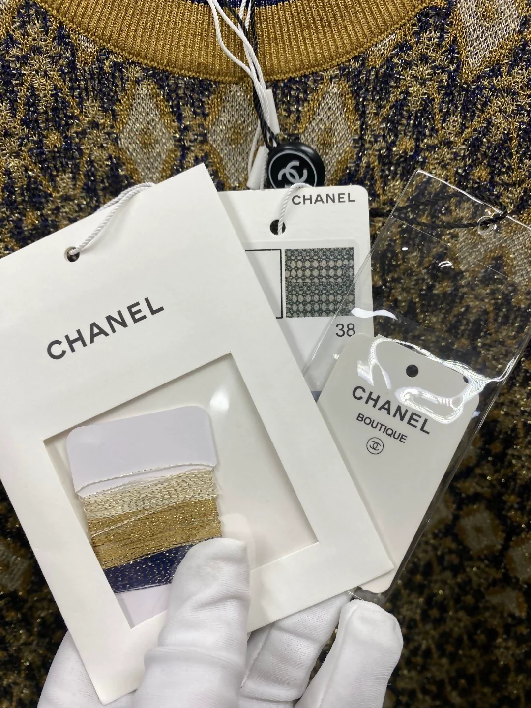 Chanel 19A Egyptian series gold thread knitted dress - Image 3