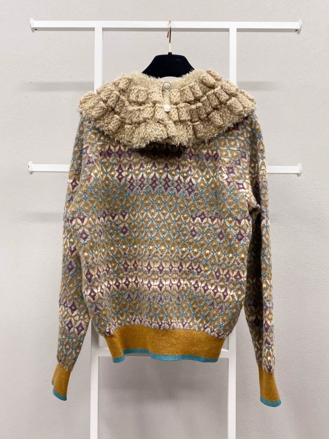 Chanel 19A Egyptian series gold thread knitted sweater - Image 2