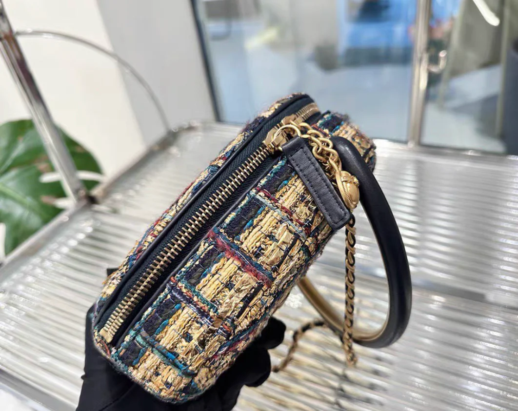 Chanel 19A Egyptian Tweed Runway Collection Crossbody - Image 4