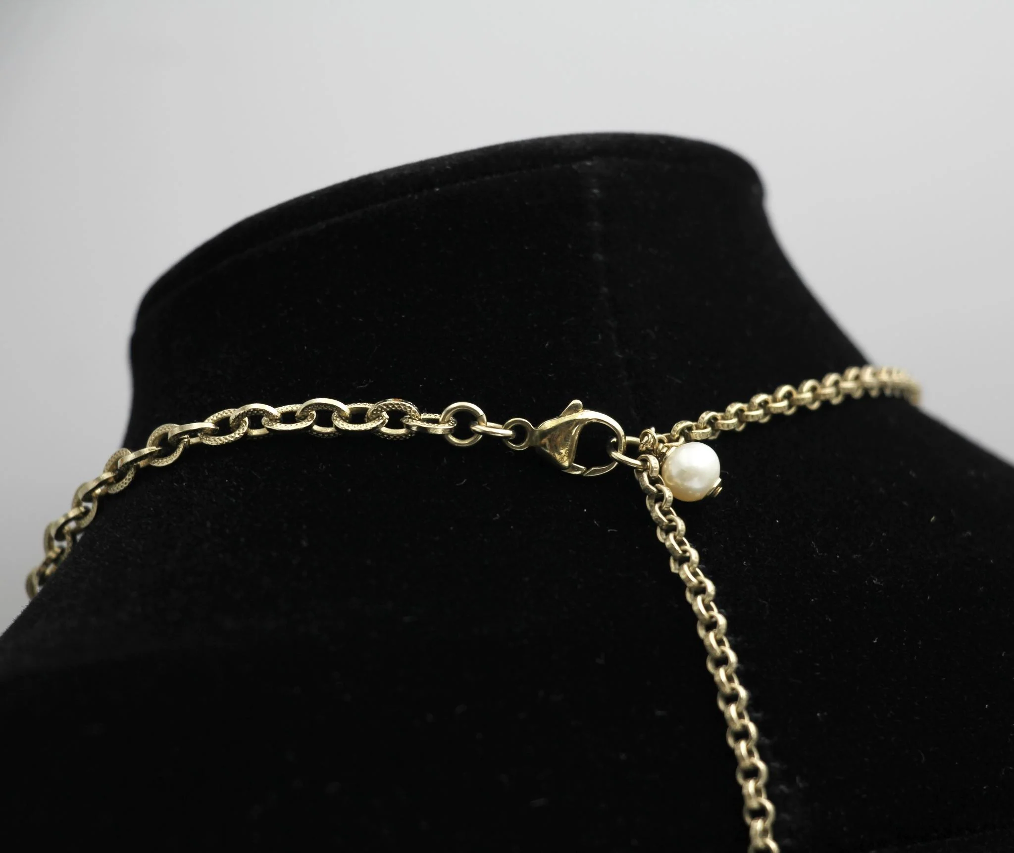 Chanel 19A Imitation Pearl Adjustable Buckle Two-Wear Long And Short Necklace - Image 9