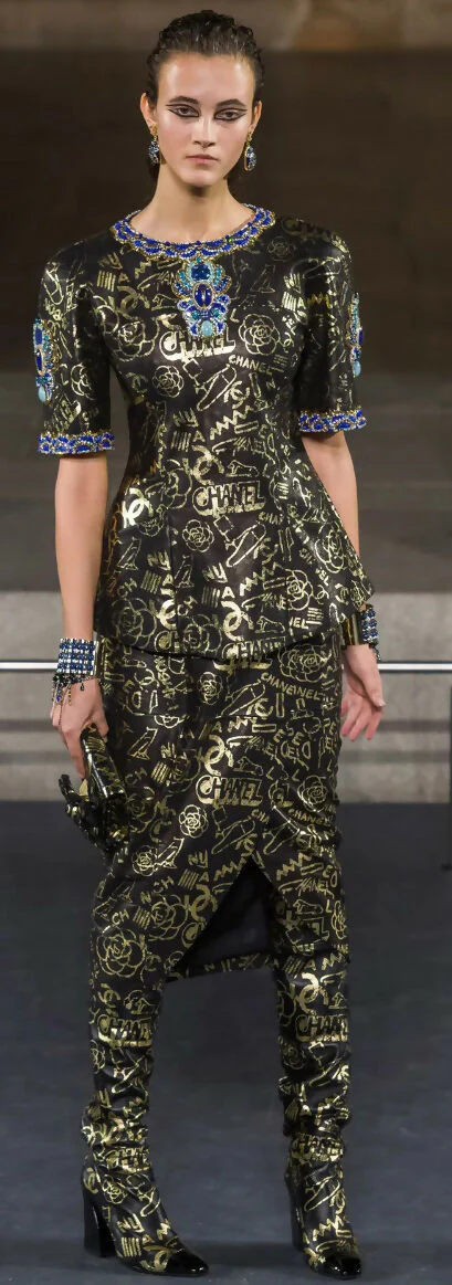 Chanel 19A Paris New York Egyptian Croc Embossed Graffiti Medium O Case Clutch - Image 3