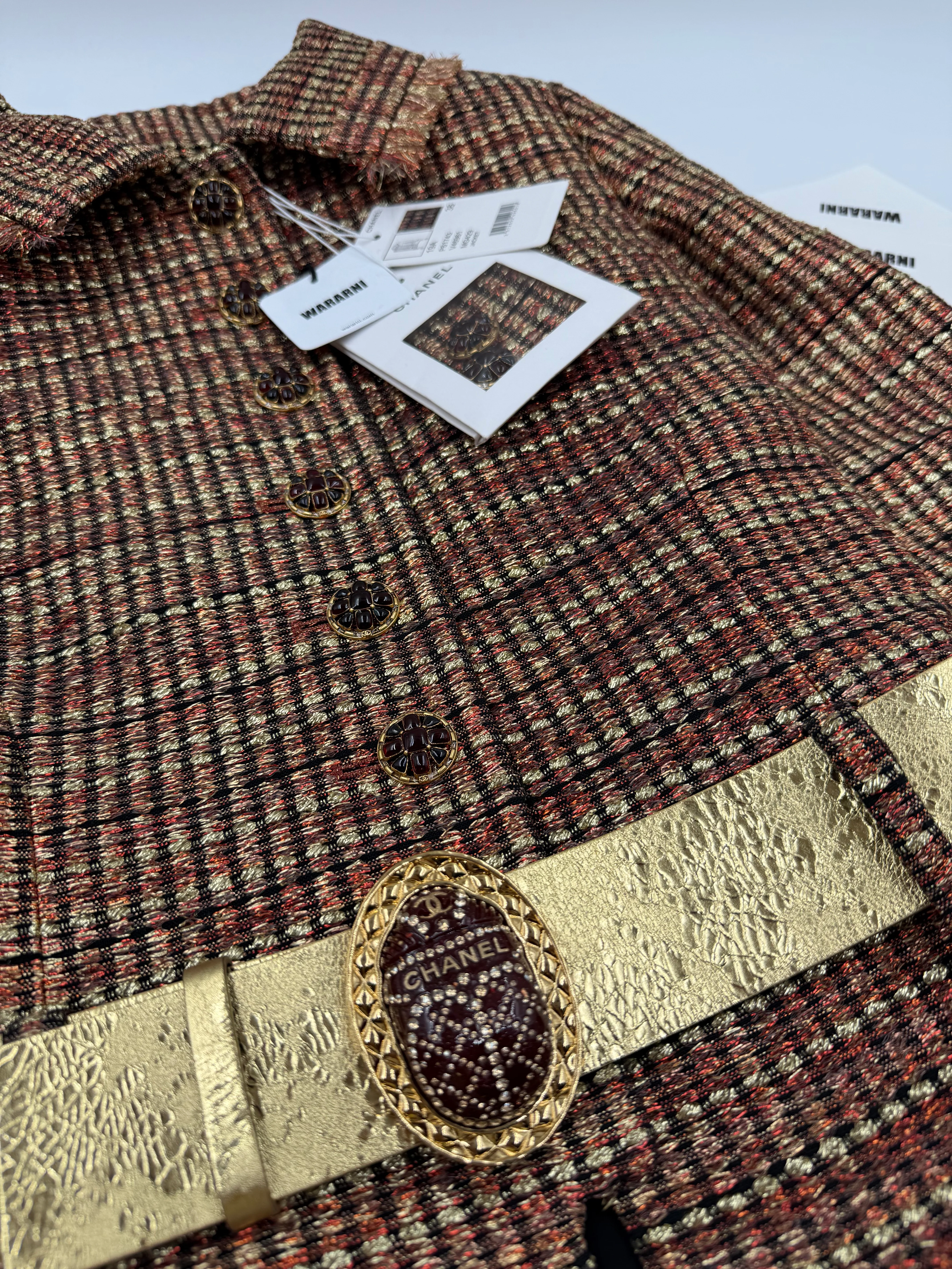 Chanel 19A Gold/Red/Black Tweed Jacket with Golden Beetle Belt - Image 12