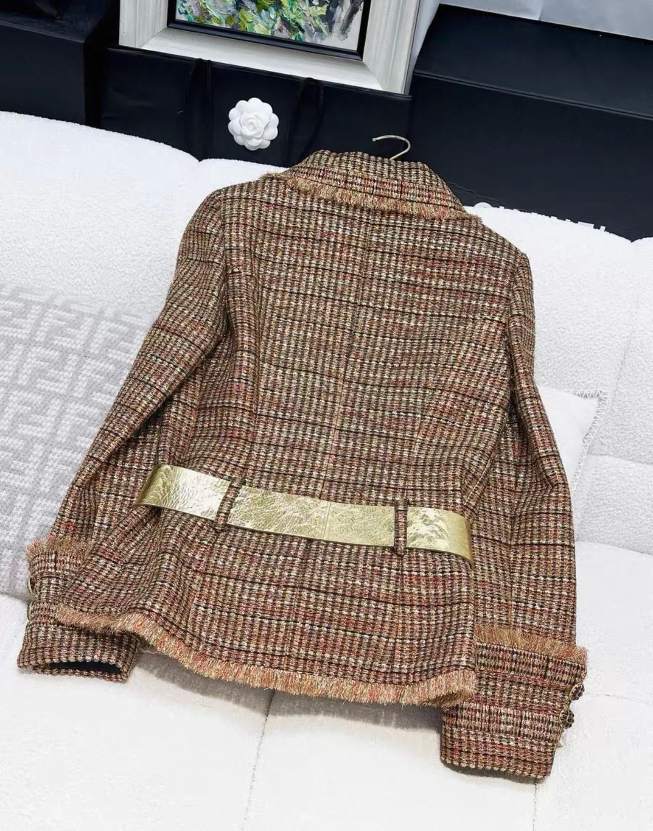 Chanel 19A Gold/Red/Black Tweed Jacket with Golden Beetle Belt - Image 5