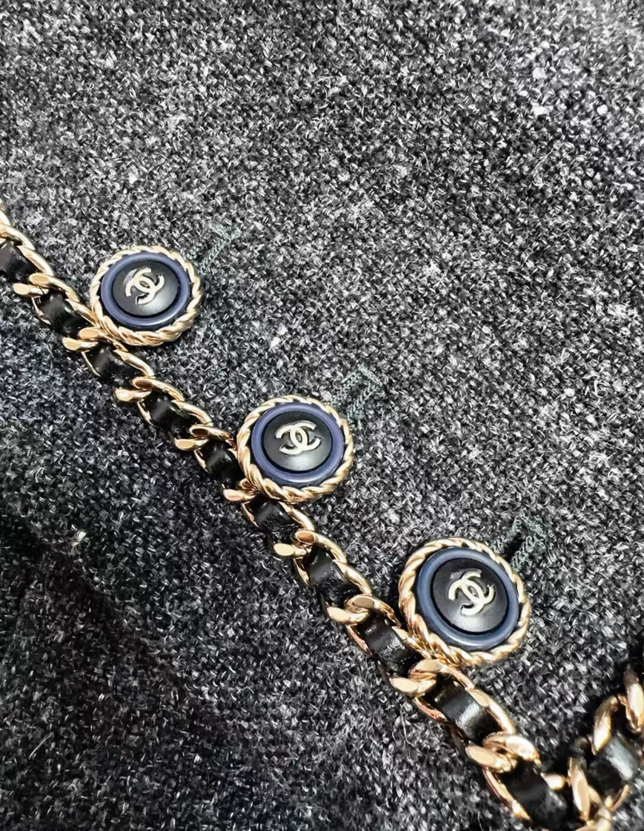 Chanel 19b Gray Tweed with gold Chain jacket - Image 4