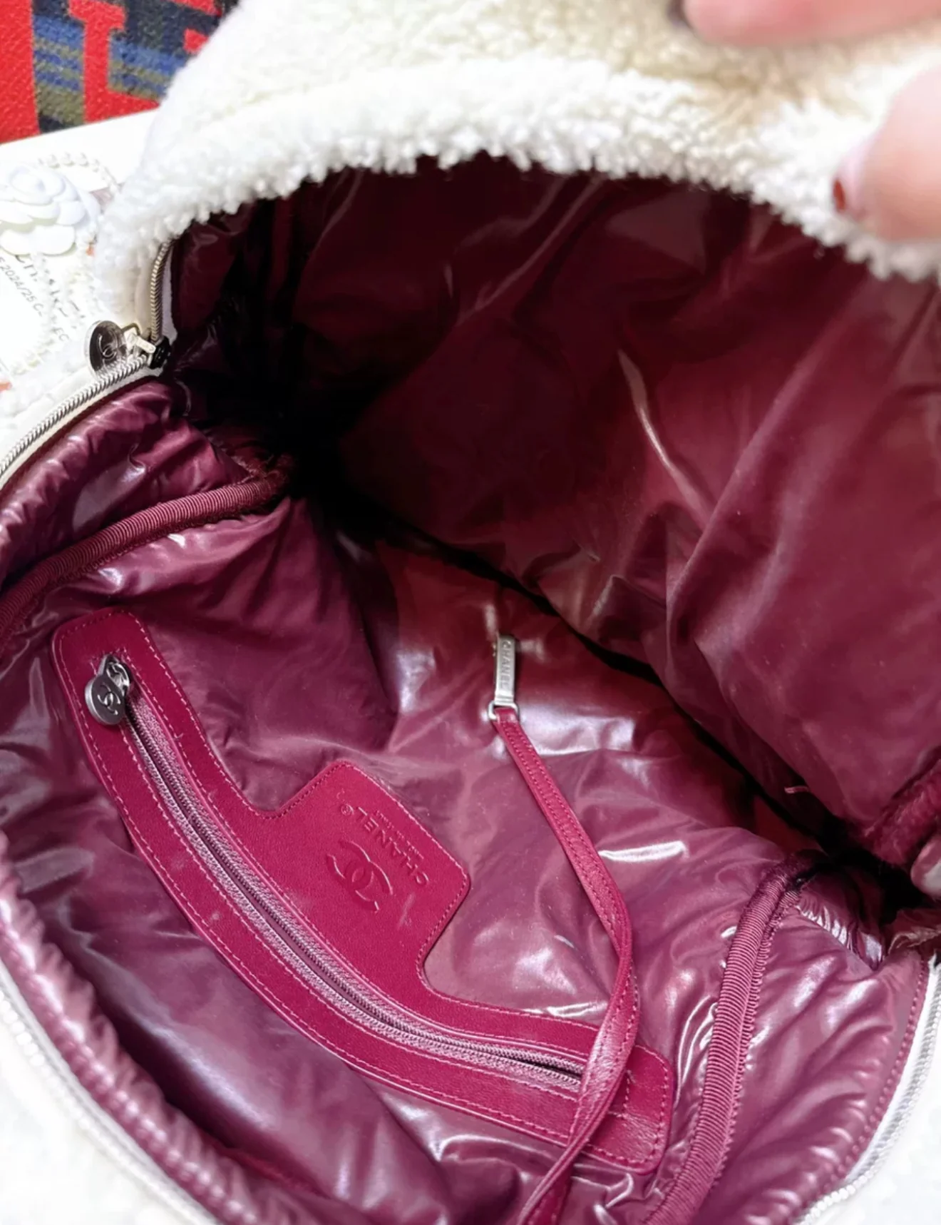 Chanel 19b shearling backpack - Image 6