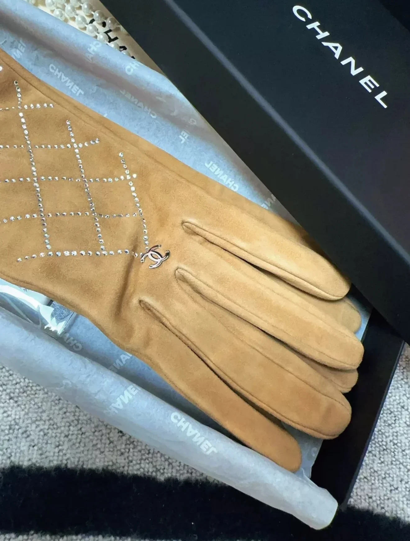 Chanel 19B Suede brown gloves - Image 7