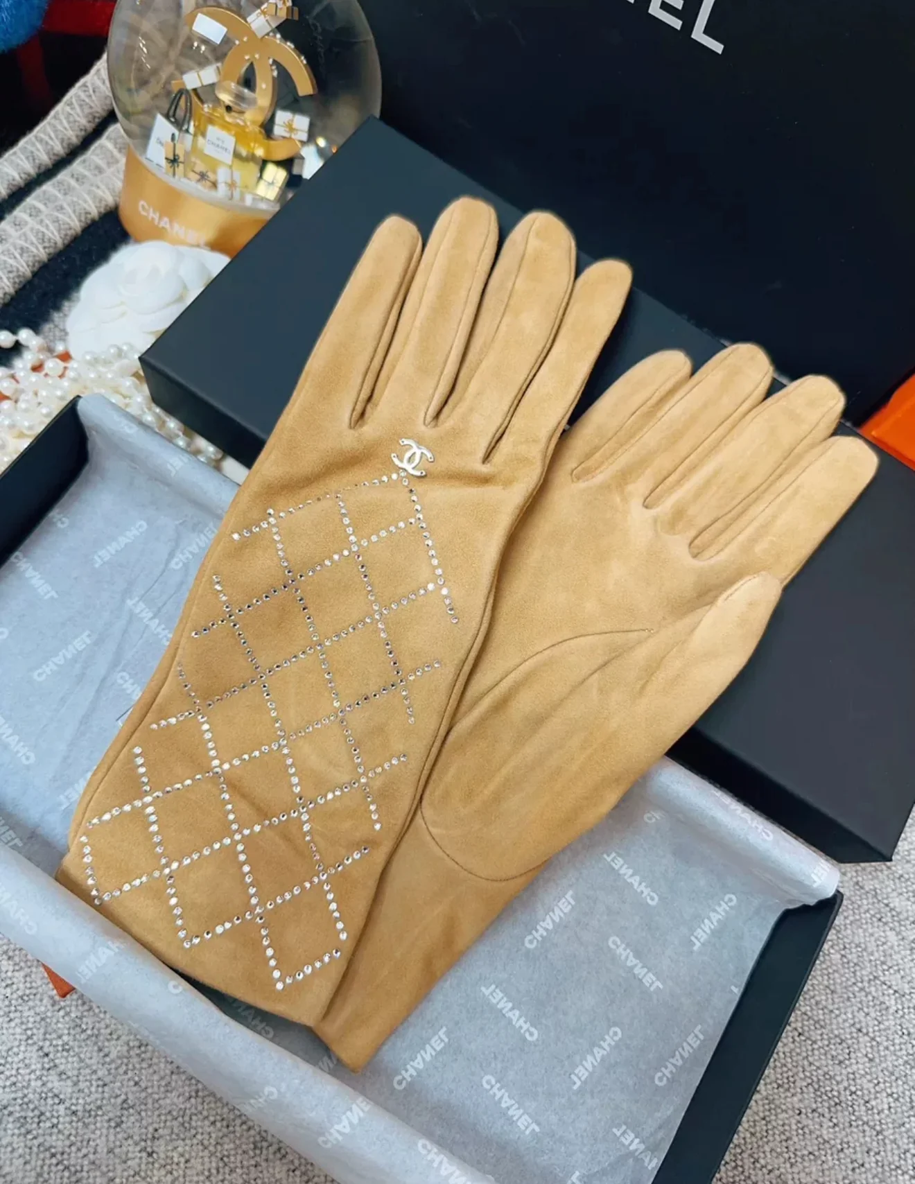 Chanel 19B Suede brown gloves - Image 8