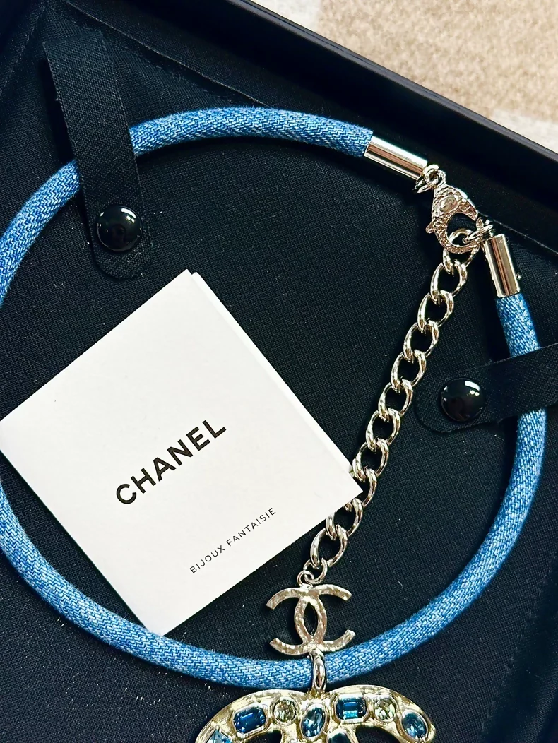 Chanel 19c Blue Denim Necklace - Image 3