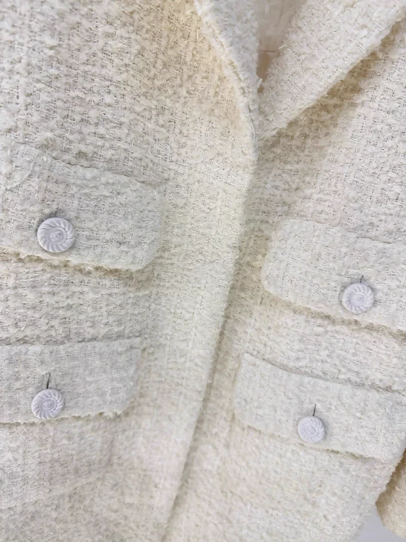 Chanel 19C white ecru jacket - Image 3