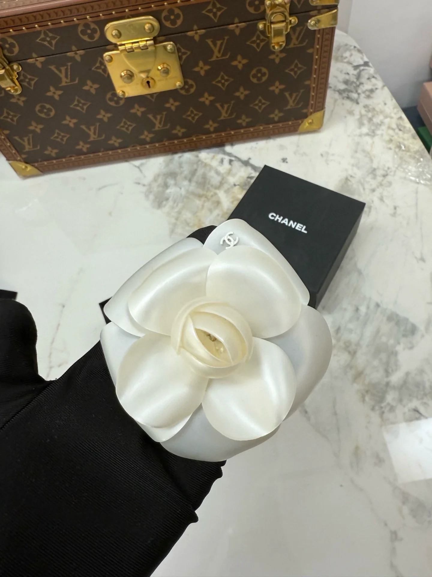 Chanel 19C Large Camellia Brooch - Image 3