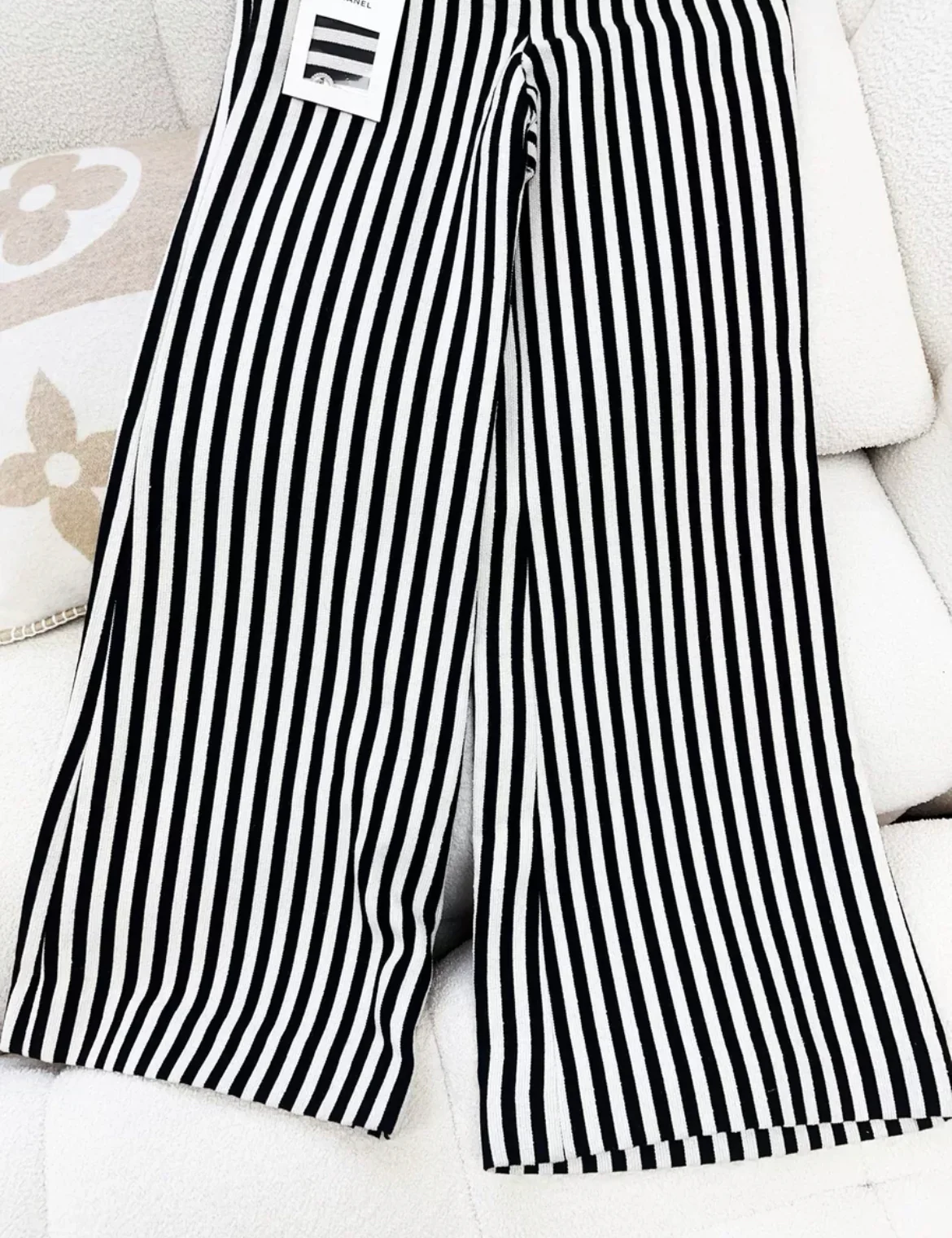 Chanel 19C Pants in Black & White striped wool size 38 - Image 3