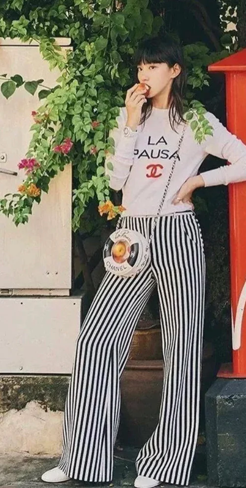 Chanel 19C Pants in Black & White striped wool size 38 - Image 5