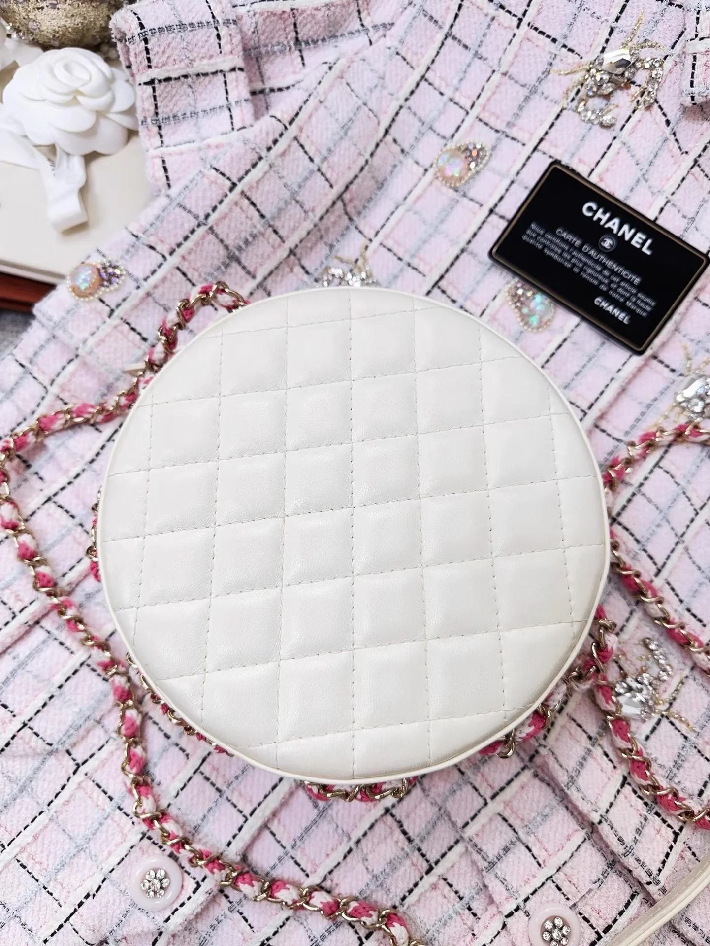 Chanel 19C Pink/White Lambskin Leather Coco Lifesaver Small Round Bag - Image 6