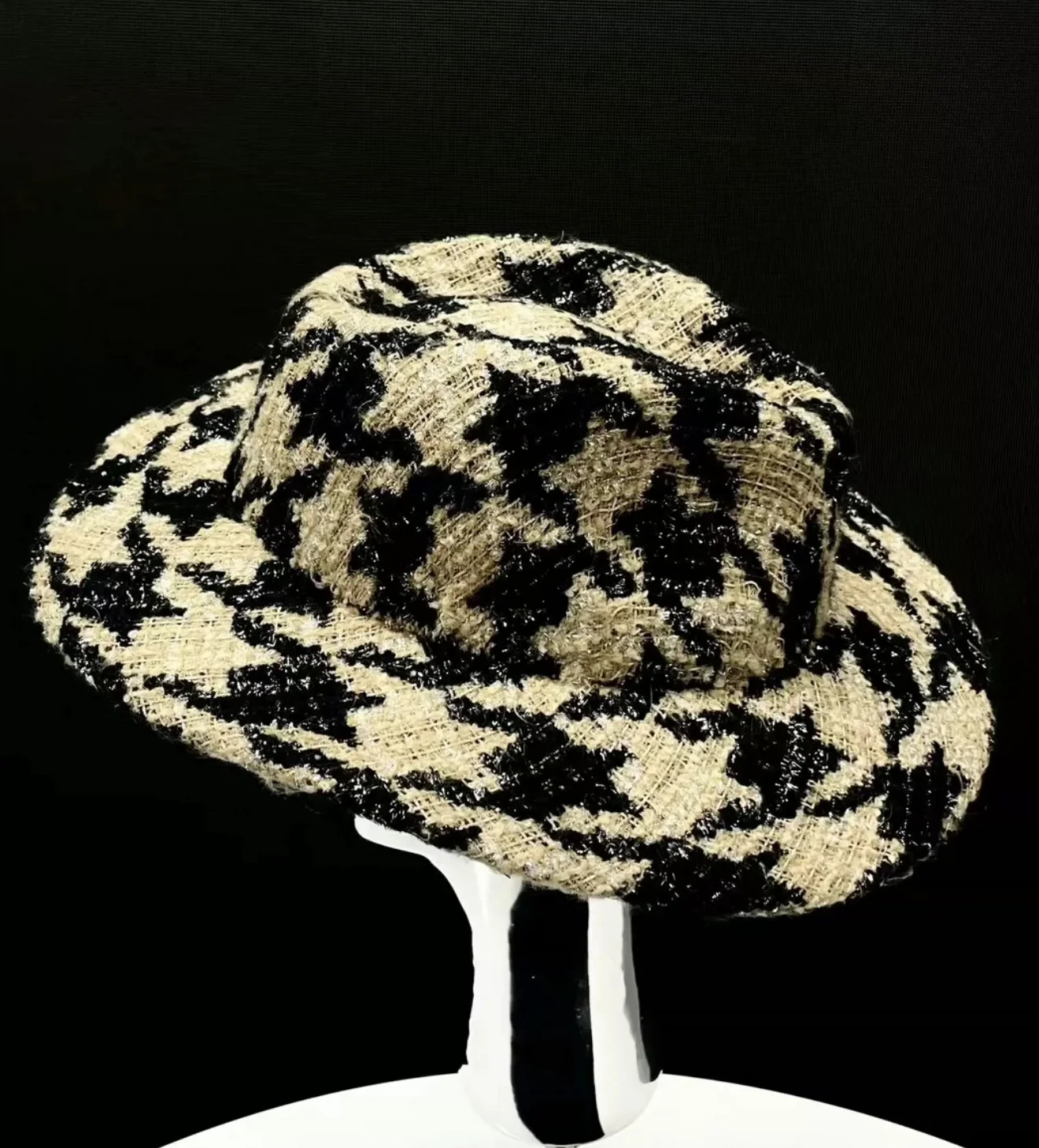 Chanel 19K Beige & Black Tweed Fedora Hat - Image 4