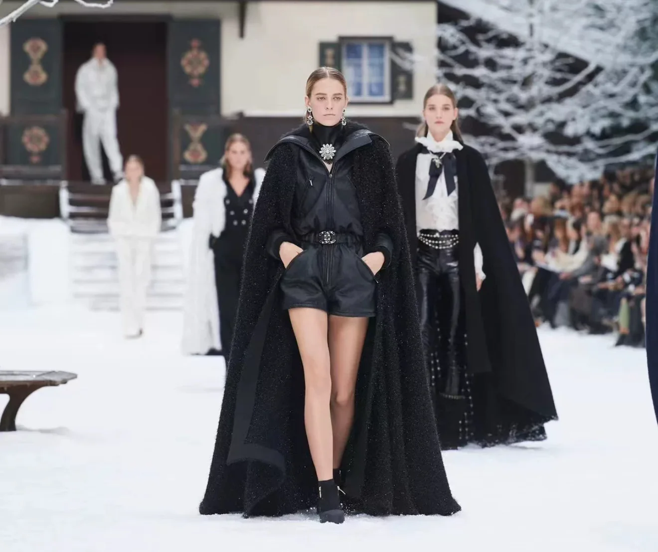 Chanel 19k Black Cape - Image 5