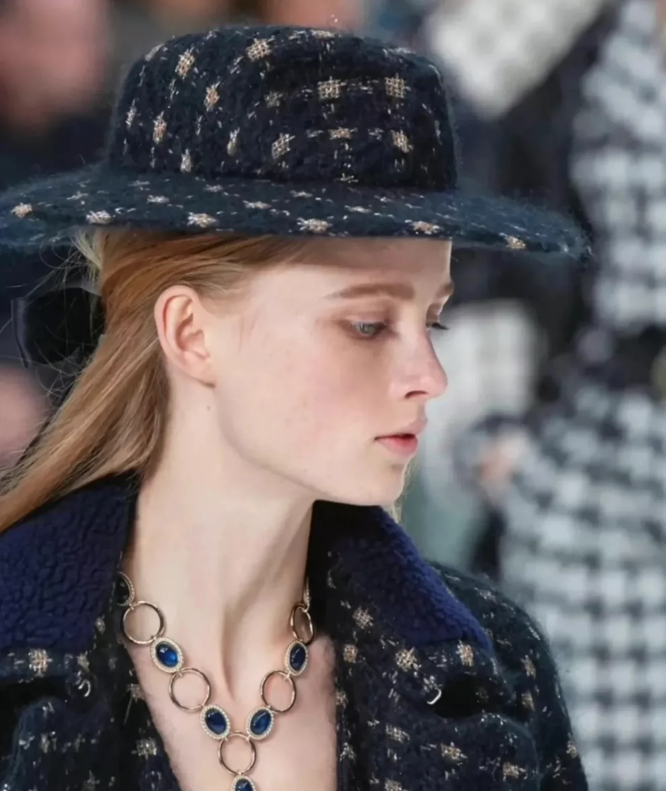 Chanel 19K Black & Gold Wool tweed Fedora Hat - Image 2