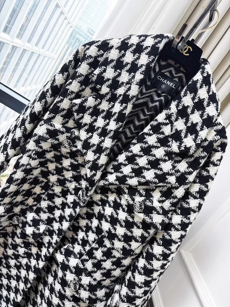 Chanel 19K black & white Houndstooth Long Coat - Image 2