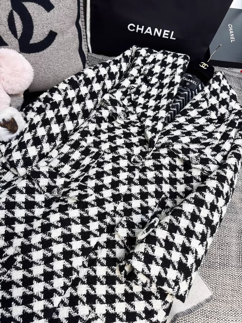 Chanel 19K black & white Houndstooth Long Coat - Image 3