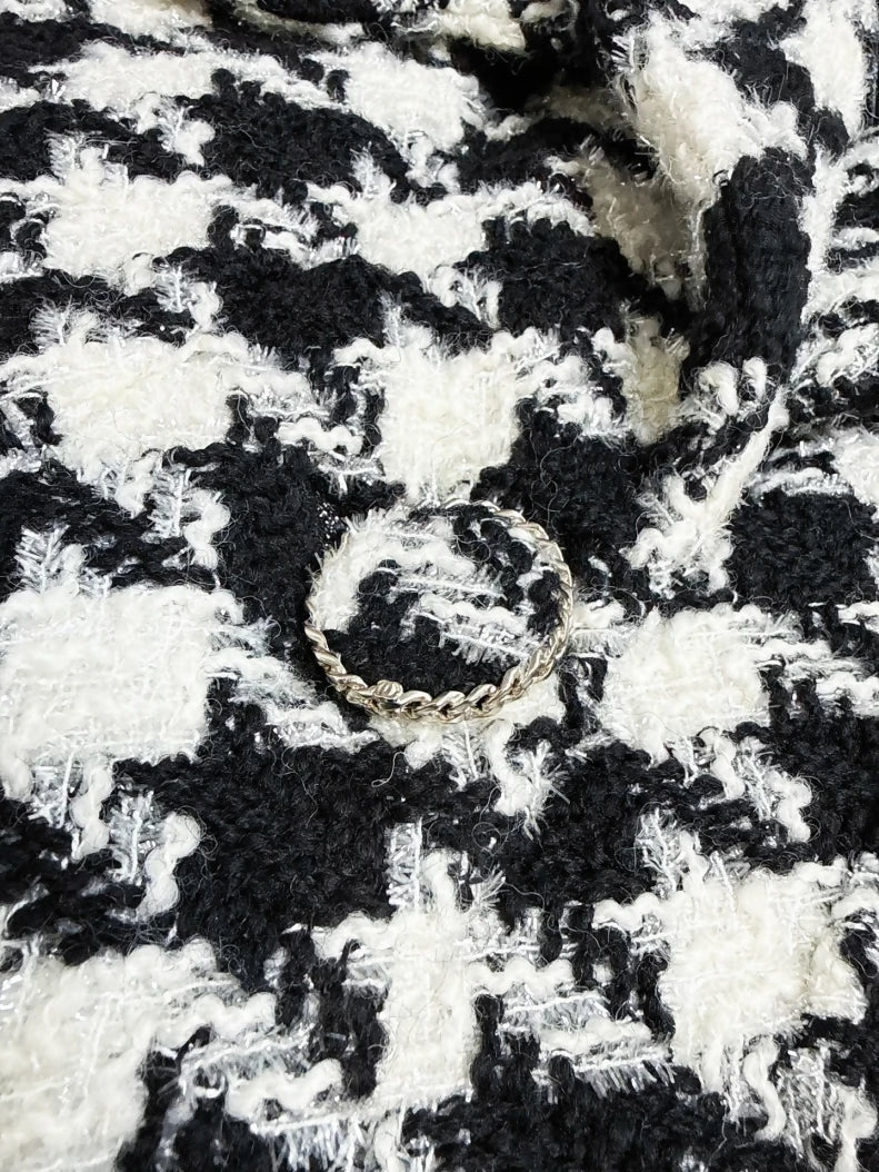 Chanel 19K black & white Houndstooth Long Coat - Image 4