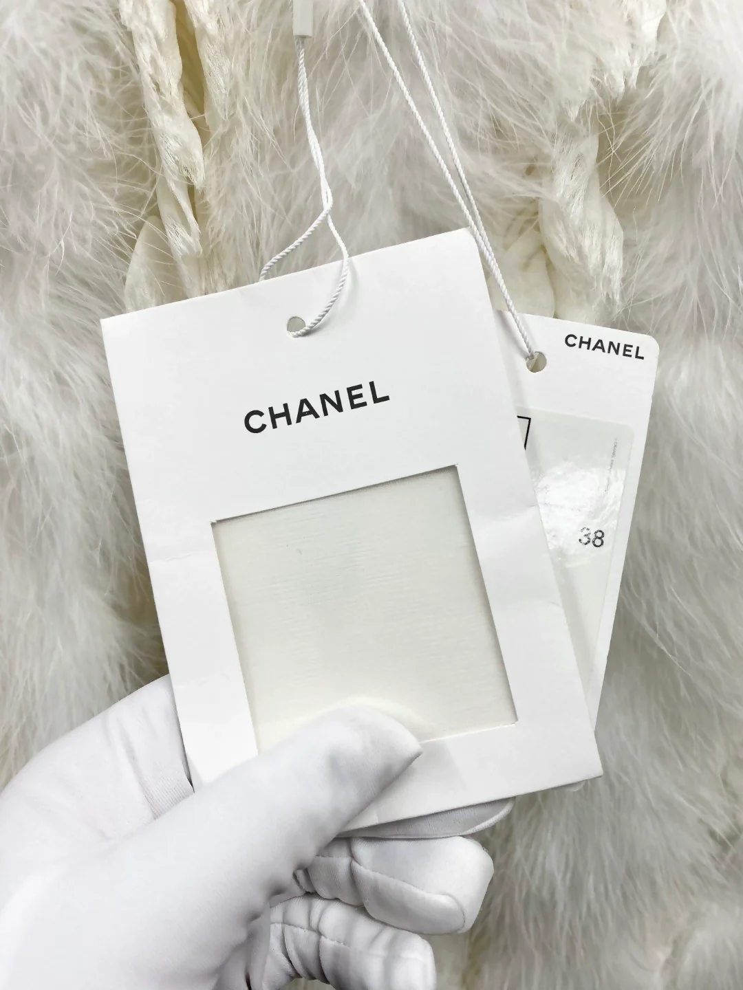 Chanel 19K shearling white skirt - Image 3