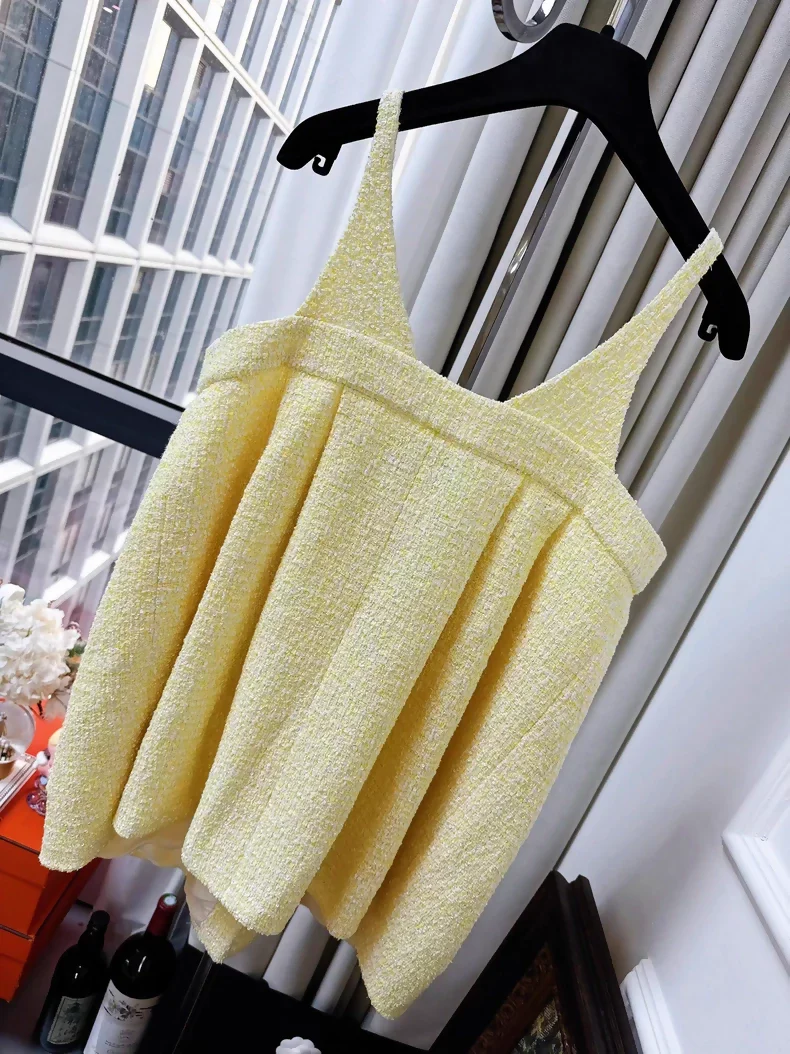 Chanel 19s Yellow Tweed Dress - Image 2