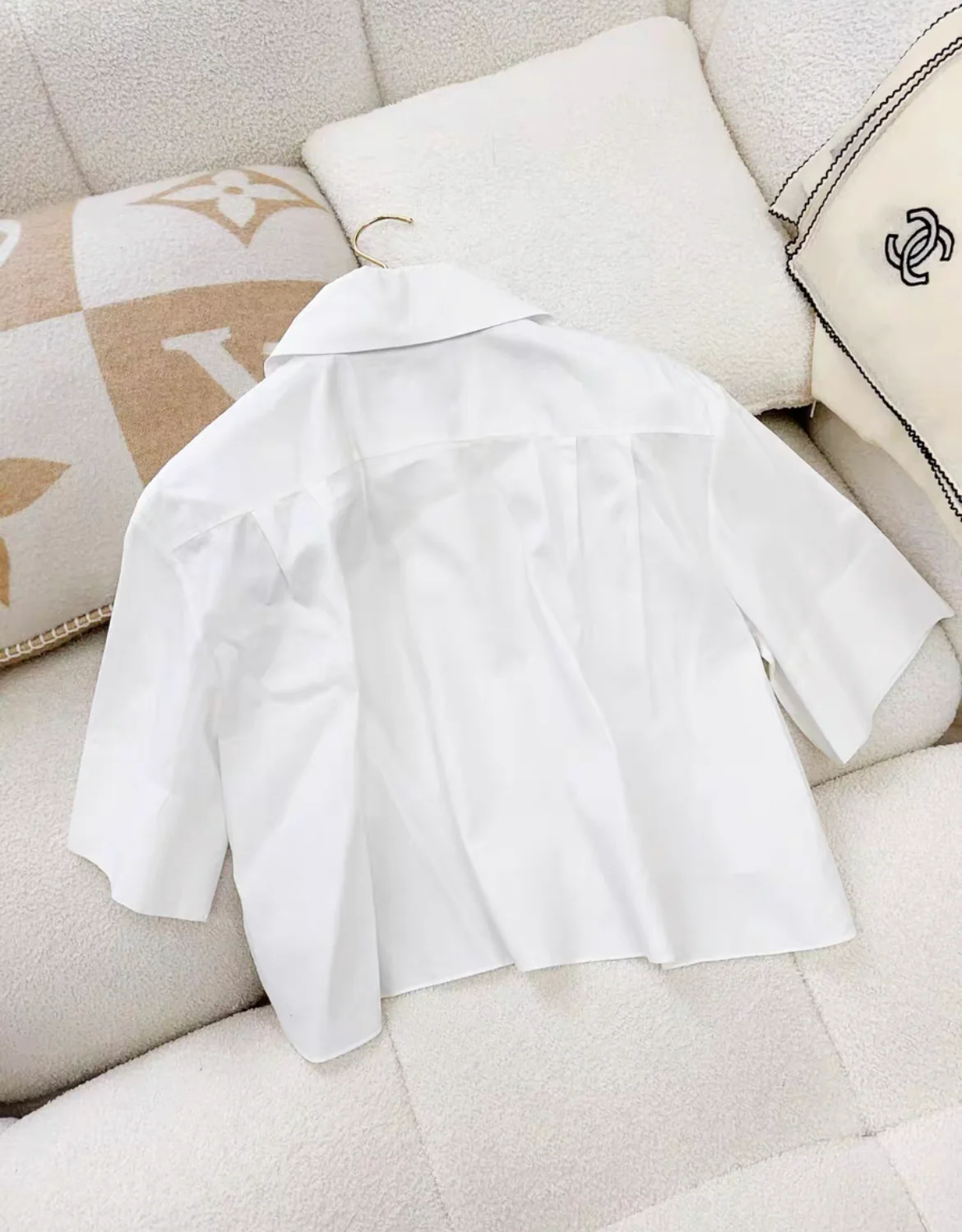 Chanel 19S LOGO CROP BLOUSE SHIRTS TOP IN WHITE size 36 - Image 3