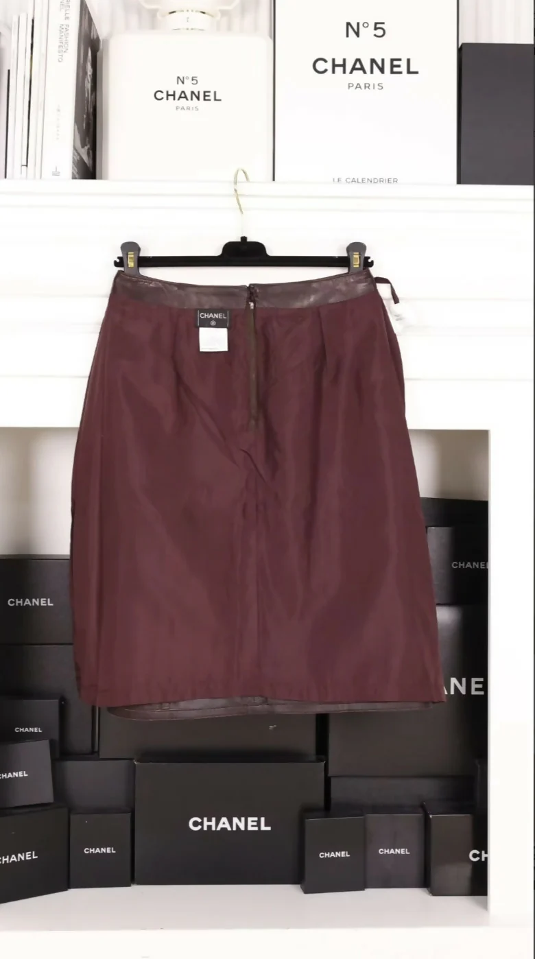 Chanel 2000 burgundy wool & leather jacket & skirt - Image 3