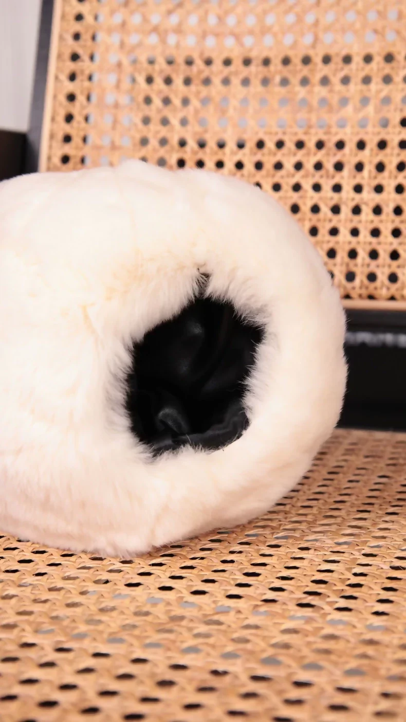 Chanel 2001 White Fur Shoulder Bag Hand Warmer - Image 3