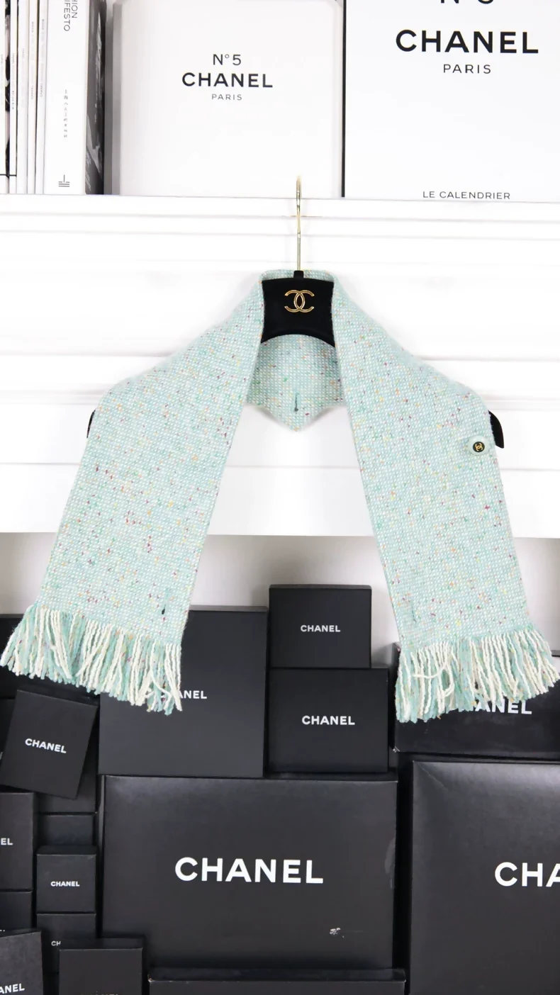 Chanel 2001 Fall/Winter Mint Green Tweed Scarf & cardigan - Image 3