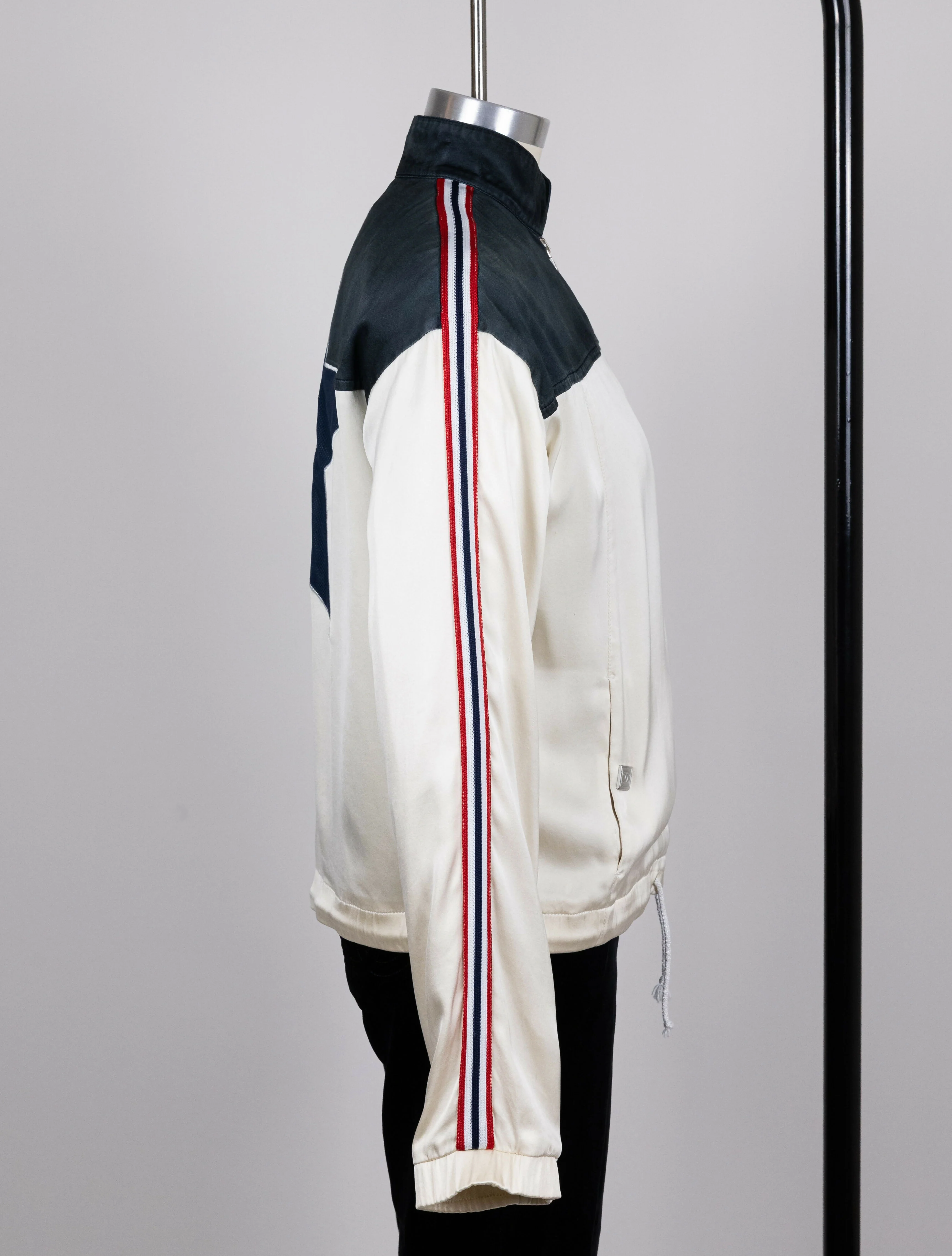 Chanel 2002 Spring/Summer Vintage Cream CC Logo Star Bomber Jacket - Image 3