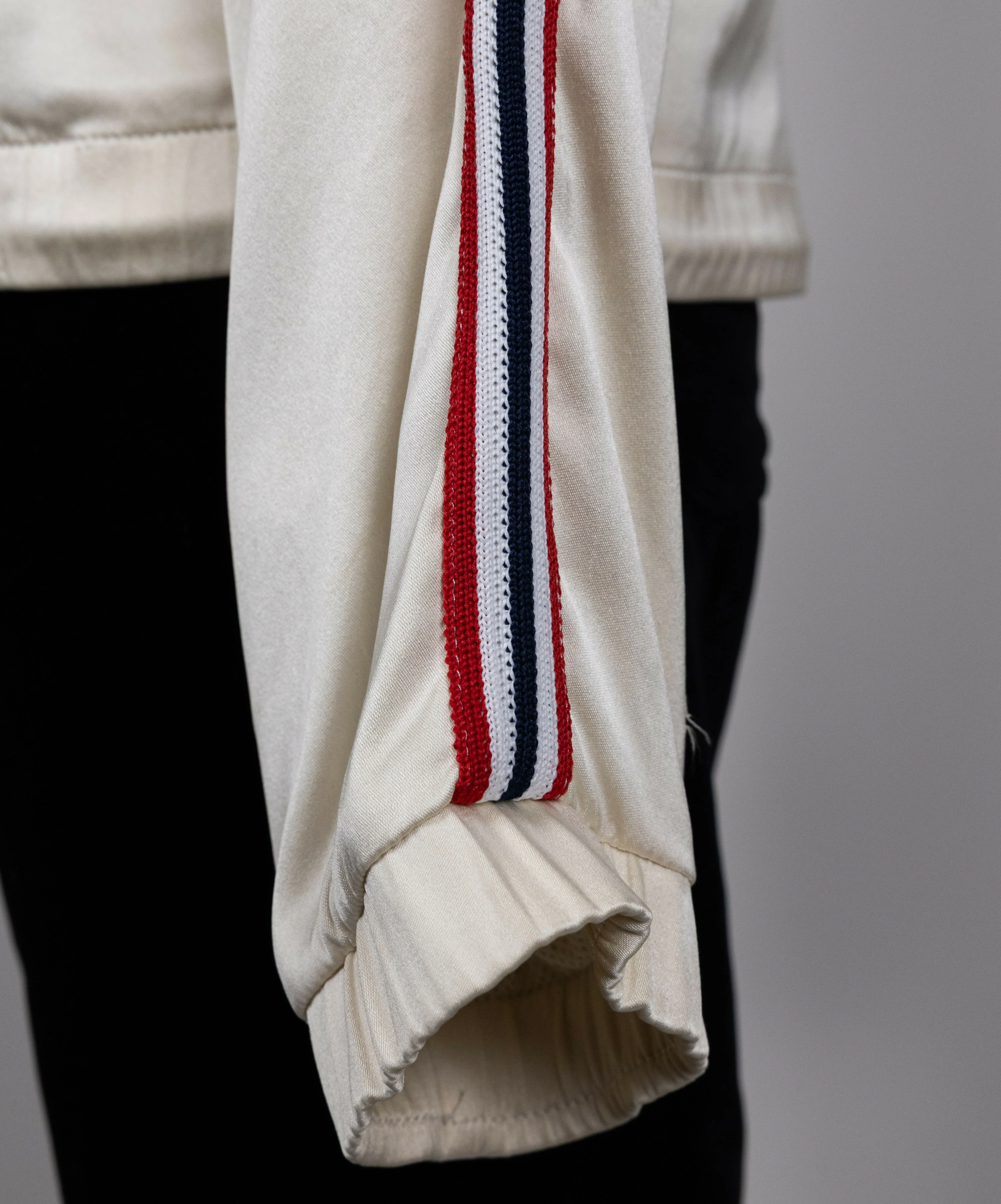 Chanel 2002 Spring/Summer Vintage Cream CC Logo Star Bomber Jacket - Image 9