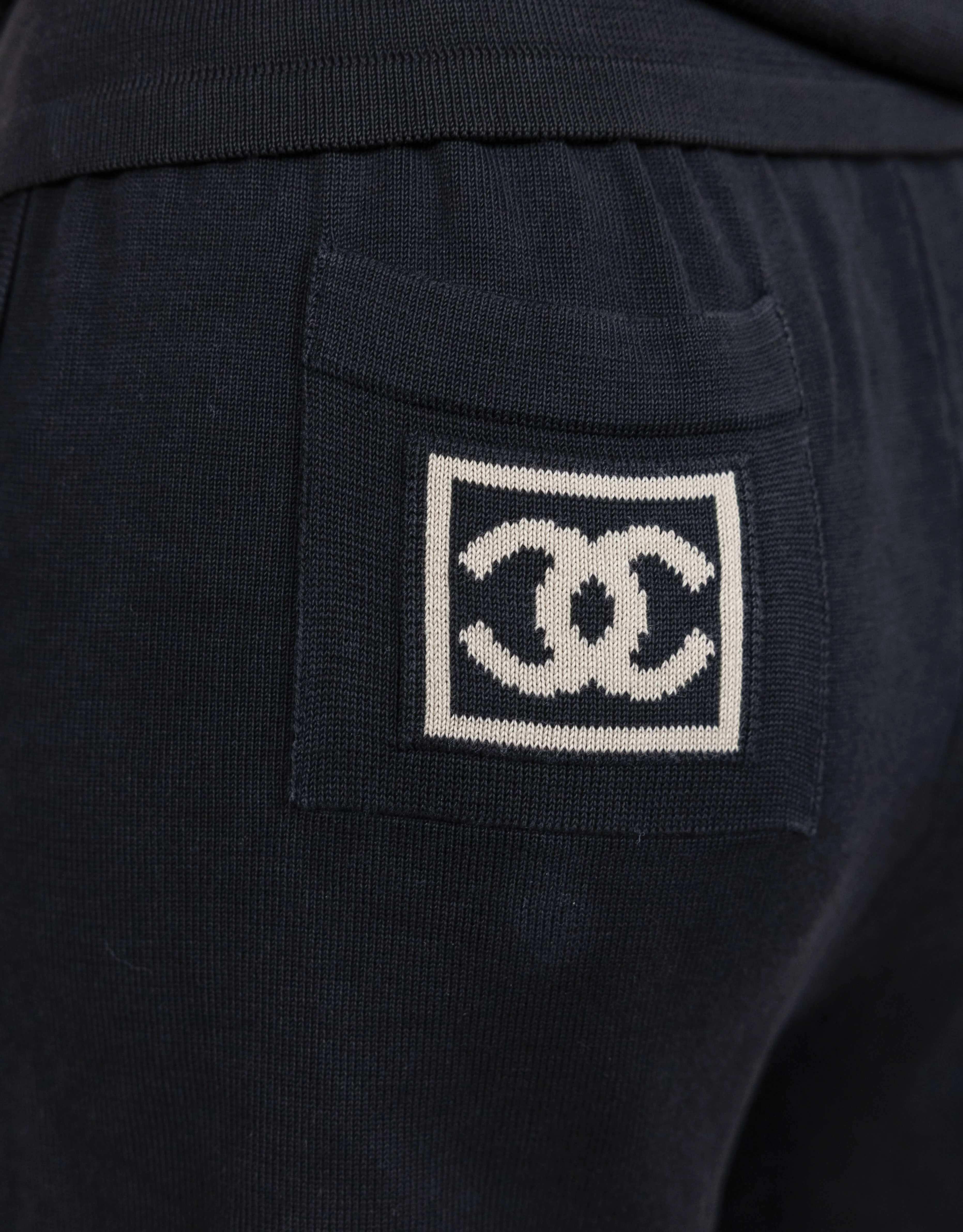 Chanel 2003 Vintage Navy Blue Knit Logo Lounge Set - Image 7