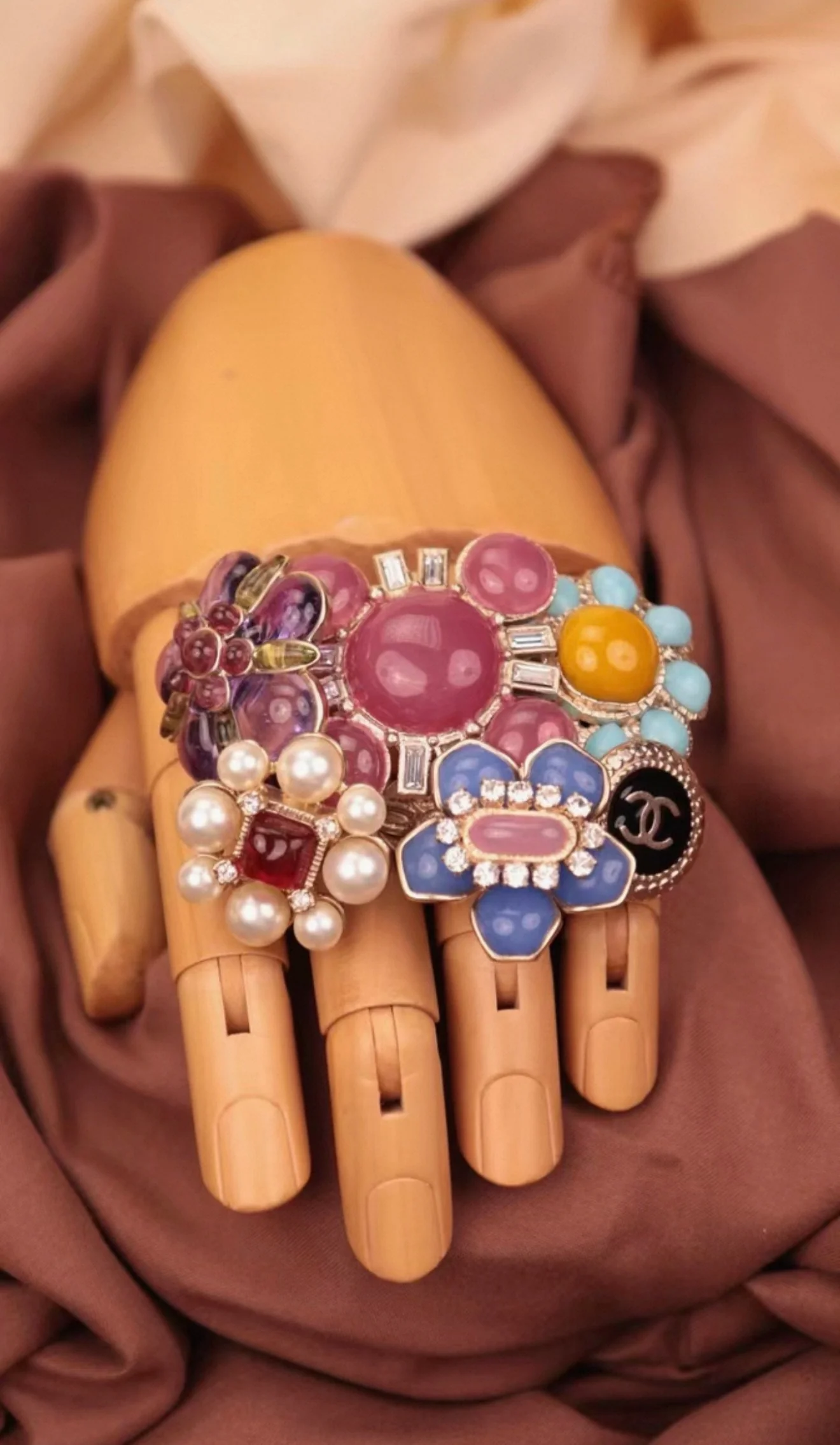 Chanel 2009 Colored Glass Flower and Pearl Ring - Image 3
