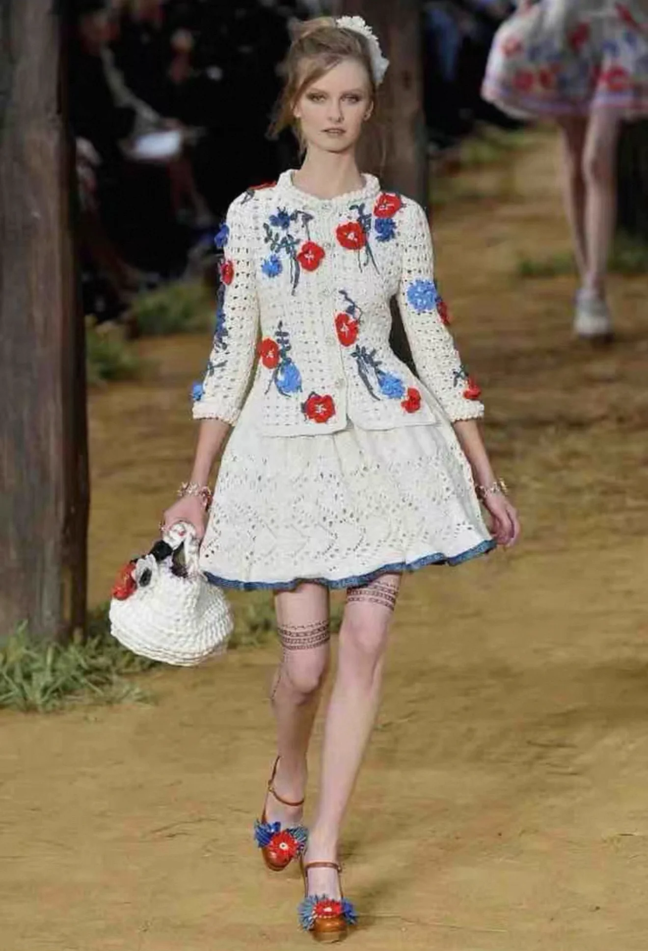 Chanel 2010 Colourful Floral Embroidered Cardigan - Image 6
