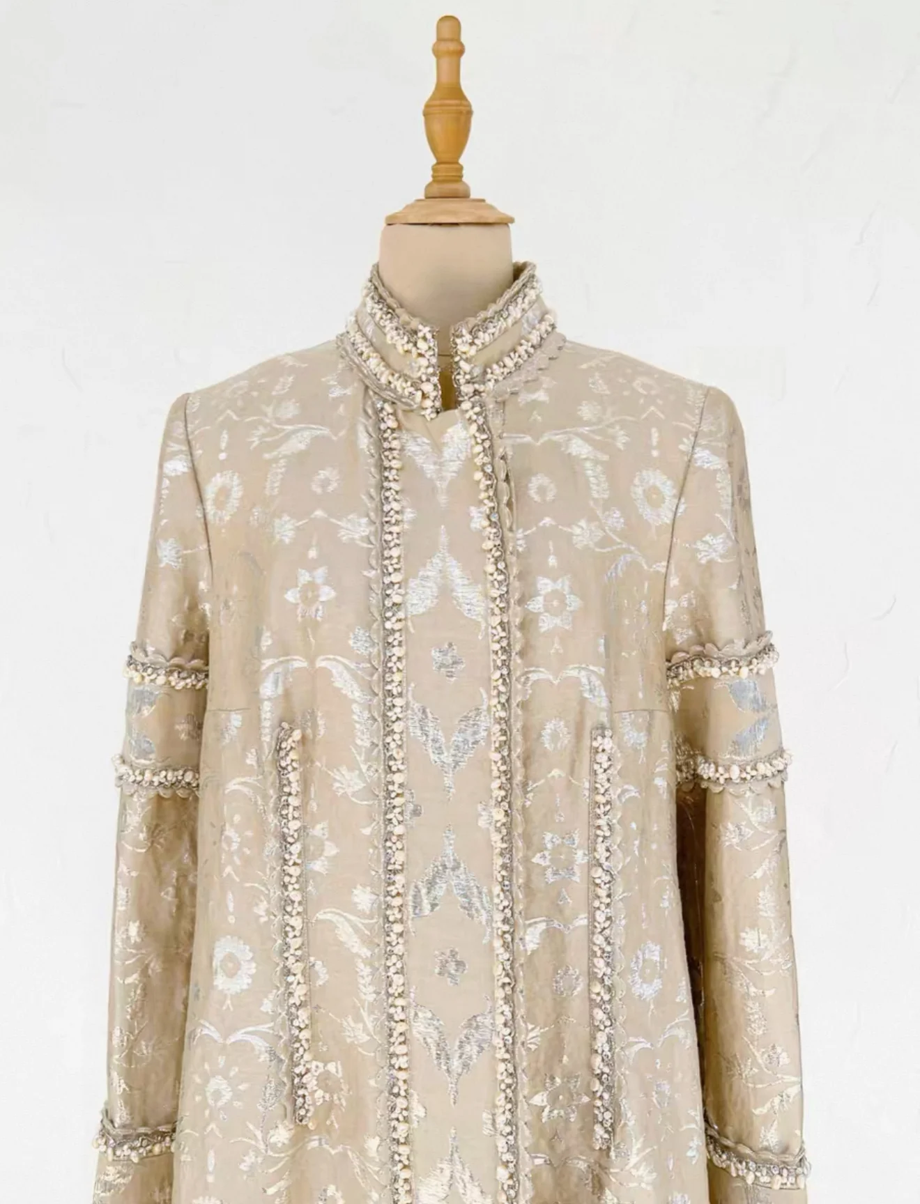 Chanel 2012 Pre-Fall Bombay Métiers d'Art collection pearl jacket - Image 2