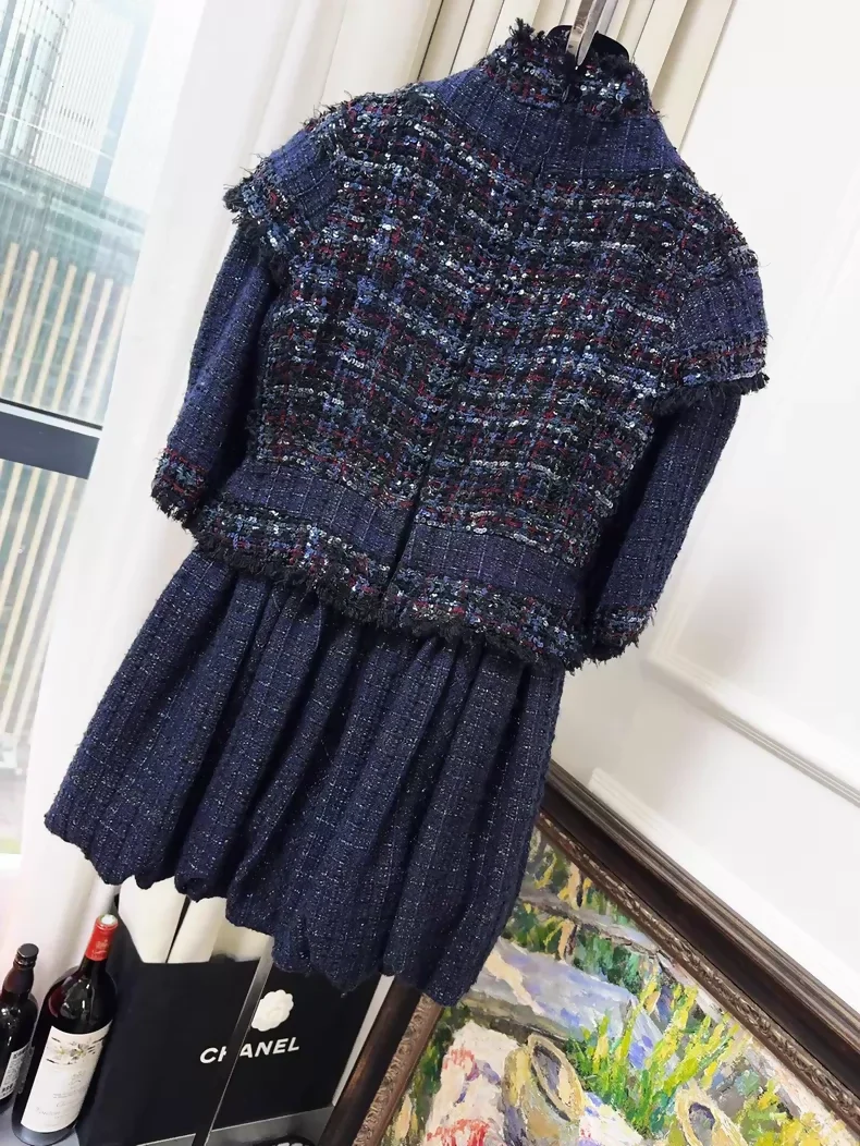 Chanel 2013 Deep Blue Pleated Sequin Tweed Dress - Image 2