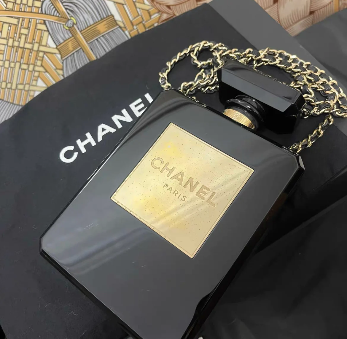 CHANEL 2013 N5 Perfume Bottle Minaudière Clutch Bag - Image 2