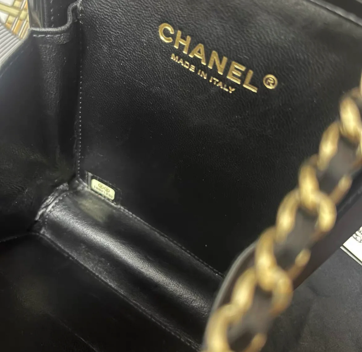 CHANEL 2013 N5 Perfume Bottle Minaudière Clutch Bag - Image 5