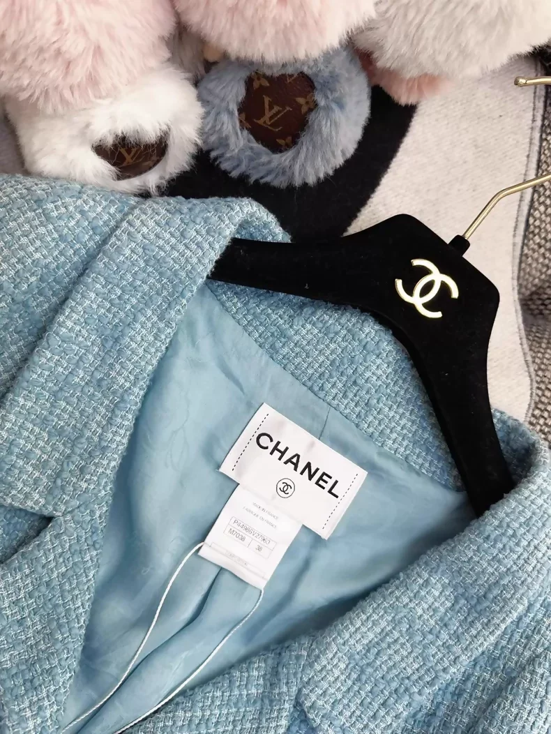 Chanel 2013 blue tweed jacket - Image 4