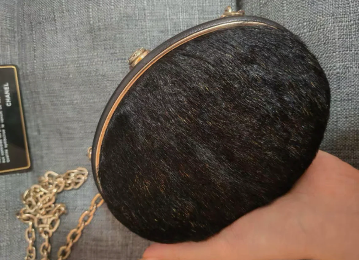 CHANEL 2014 Paris-dallas Minaudière Crossbody Bag In Black excellent condition - Image 2
