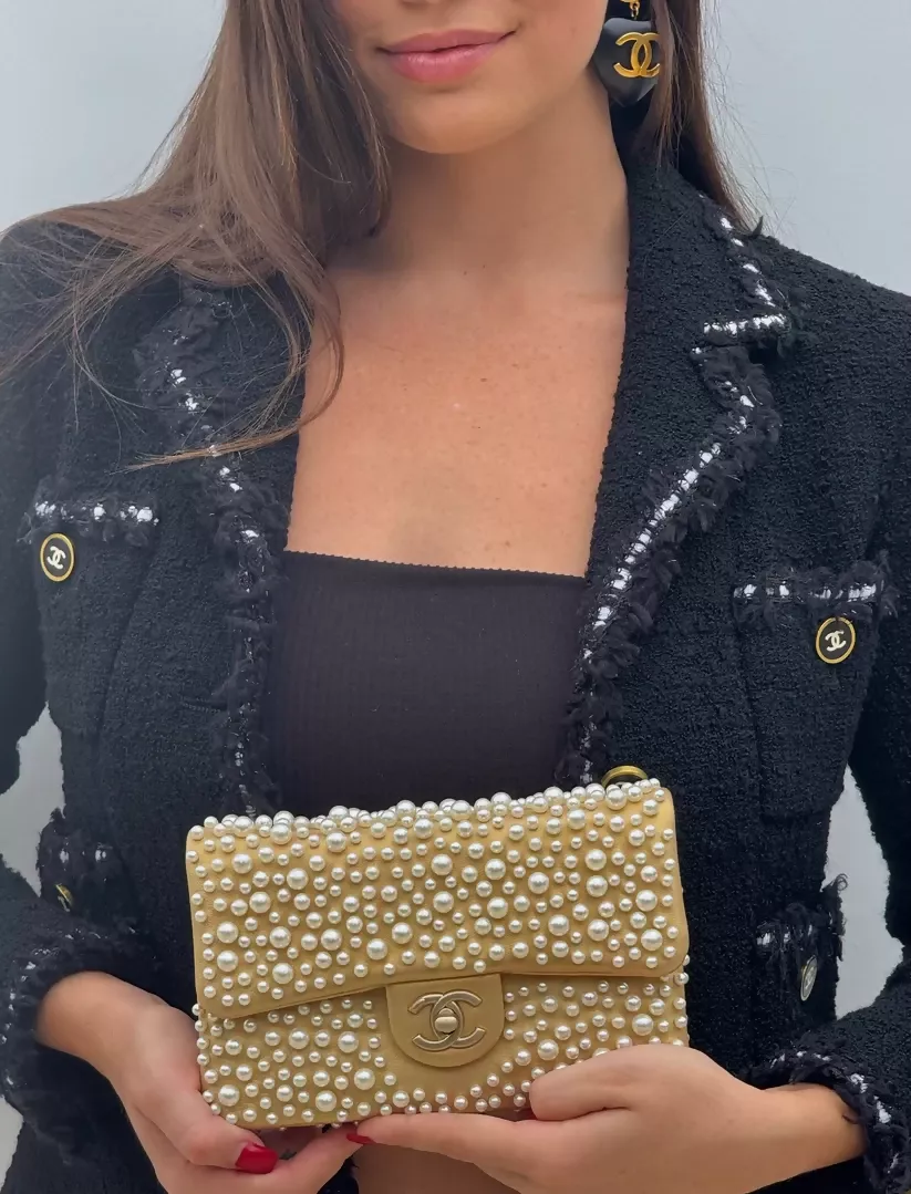 Chanel 2015 Paris–Dubai Gold Metallic Pearly Wallet on Chain - Image 9
