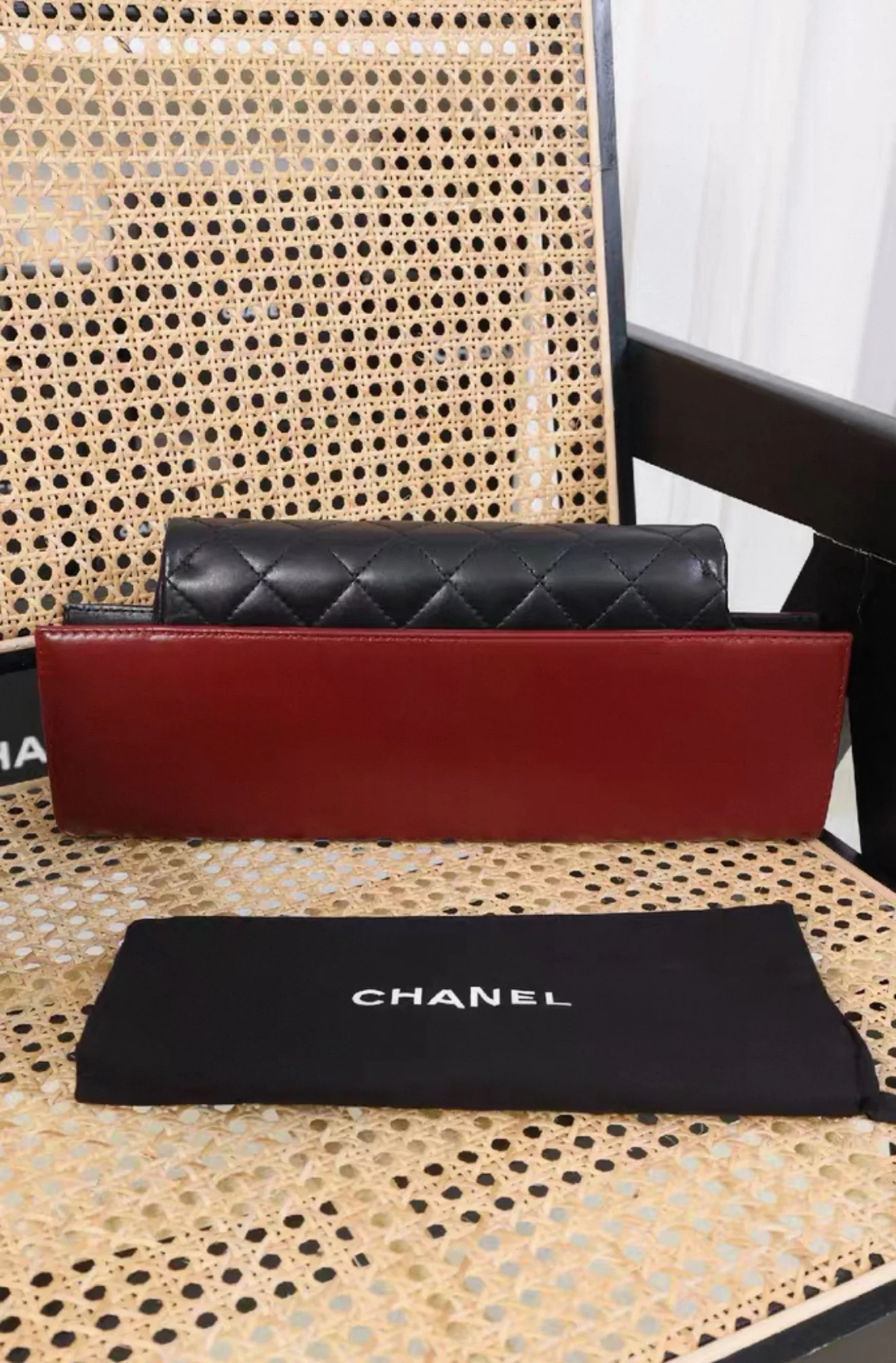 CHANEL 2015 Red Lambskin Brasserie Gabrielle Menu Clutch - Image 2